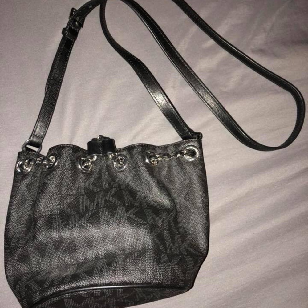 Micheal Kor crossbody purse